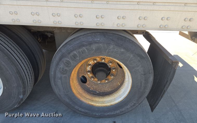 image for item EQ6727 2006 Utility Trailer  dry van trailer