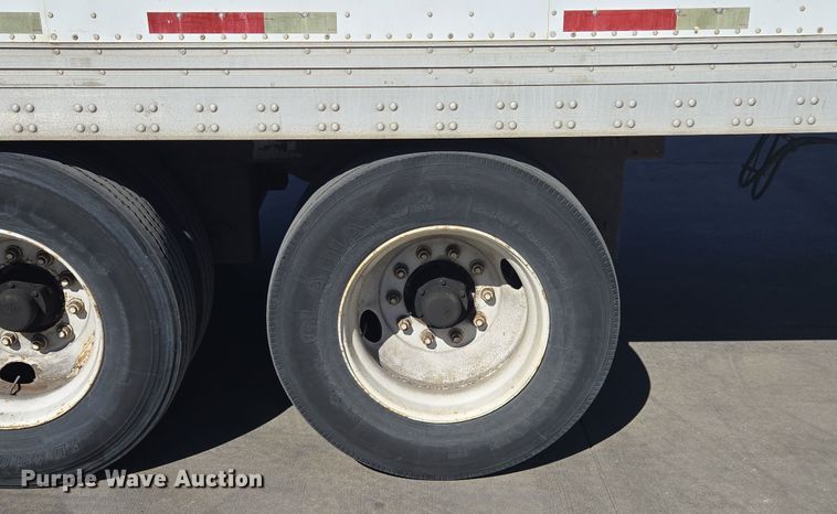 image for item EQ6727 2006 Utility Trailer  dry van trailer
