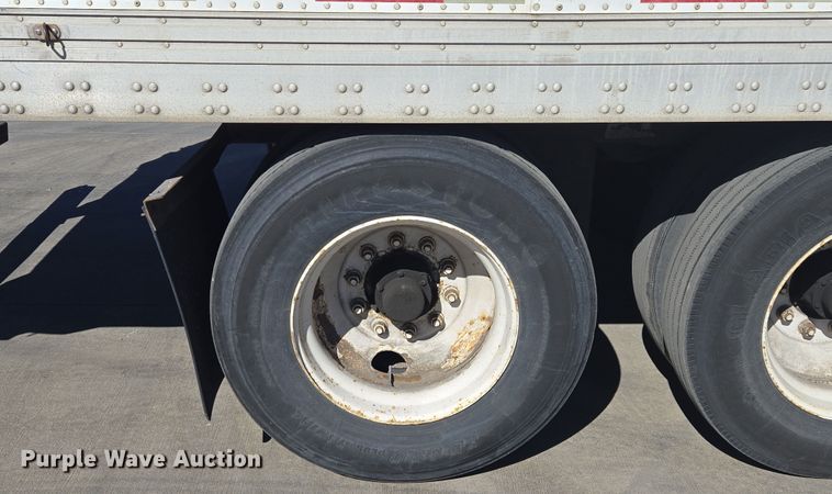 image for item EQ6727 2006 Utility Trailer  dry van trailer