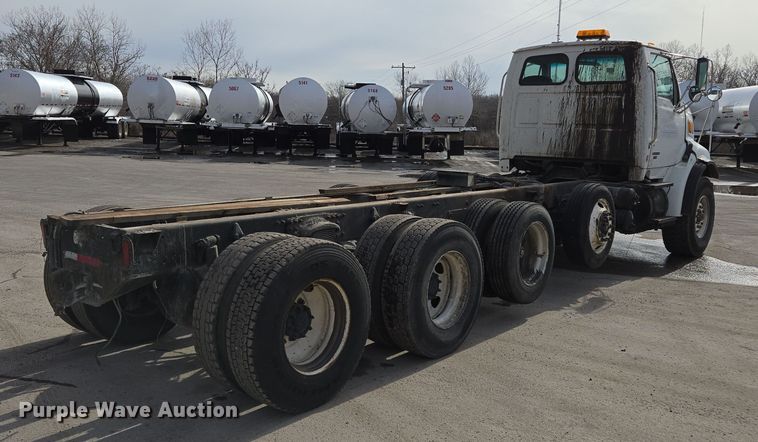 image for item EQ6777 2004 Sterling  LT9500 truck cab and chassis