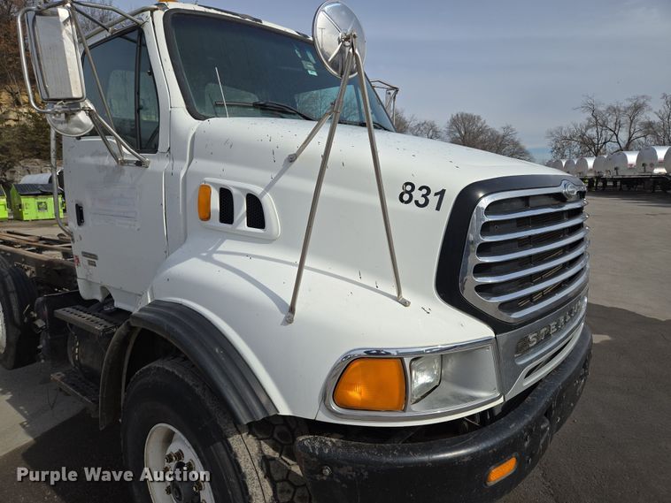 image for item EQ6777 2004 Sterling  LT9500 truck cab and chassis