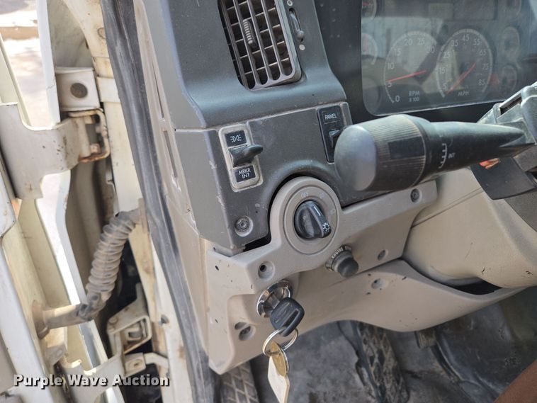 image for item EQ6777 2004 Sterling  LT9500 truck cab and chassis