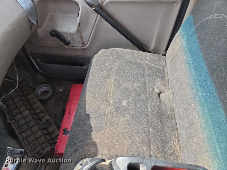 image for item EQ6777 2004 Sterling  LT9500 truck cab and chassis