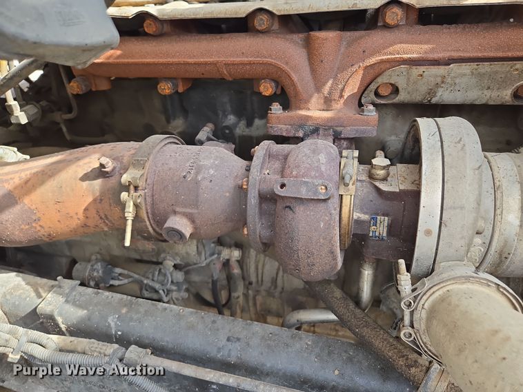 image for item EQ6777 2004 Sterling  LT9500 truck cab and chassis