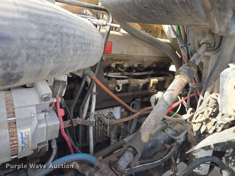 image for item EQ6777 2004 Sterling  LT9500 truck cab and chassis