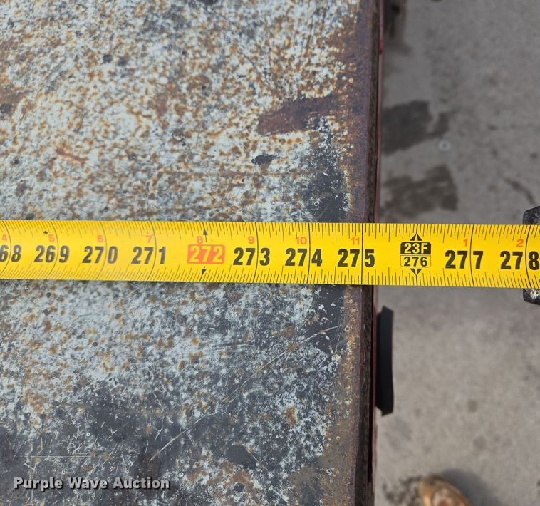 image for item EQ6779 2004 Hino  SQ3325 flatbed truck