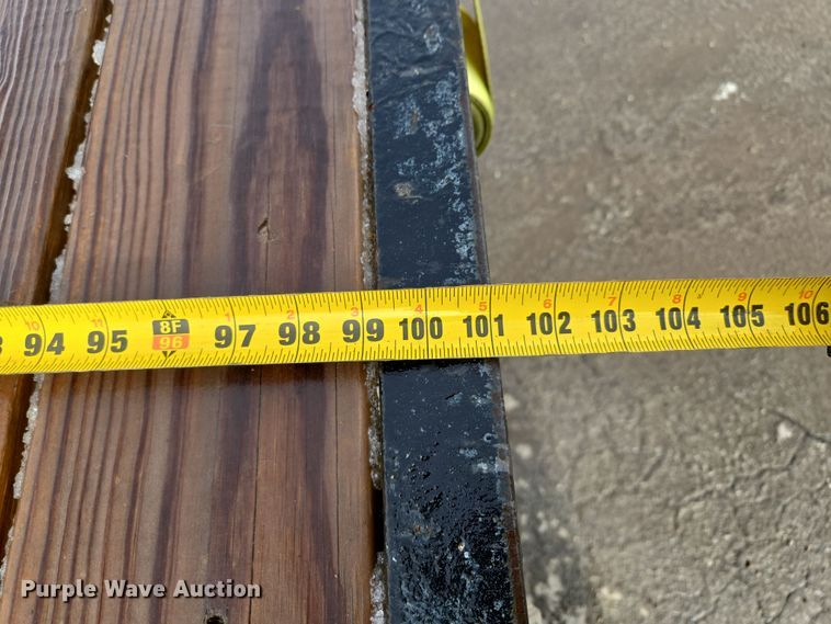 image for item EQ6779 2004 Hino  SQ3325 flatbed truck