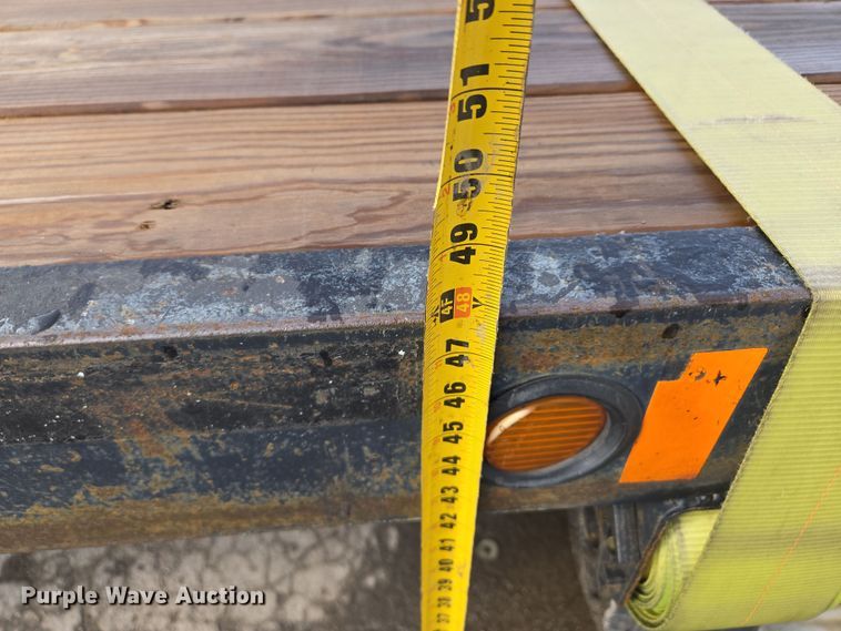 image for item EQ6779 2004 Hino  SQ3325 flatbed truck