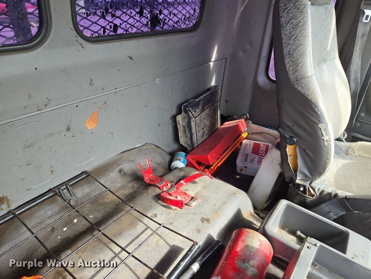 image for item EQ6779 2004 Hino  SQ3325 flatbed truck