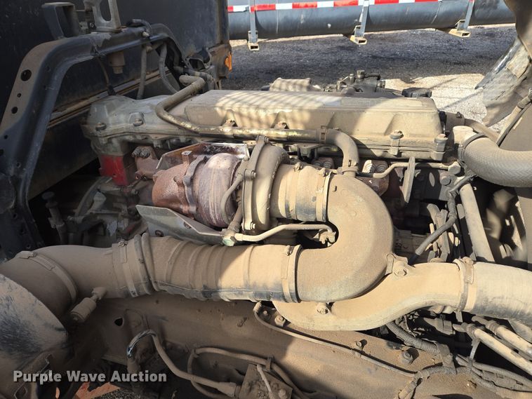 image for item EQ6779 2004 Hino  SQ3325 flatbed truck