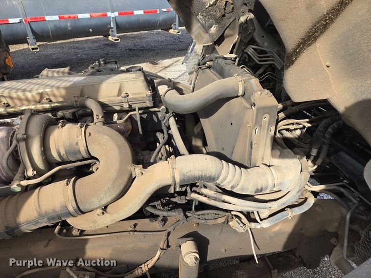 image for item EQ6779 2004 Hino  SQ3325 flatbed truck