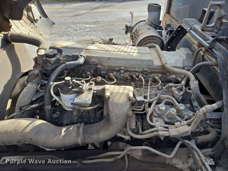 image for item EQ6779 2004 Hino  SQ3325 flatbed truck