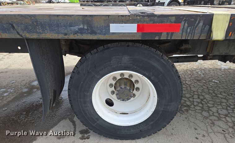 image for item EQ6779 2004 Hino  SQ3325 flatbed truck