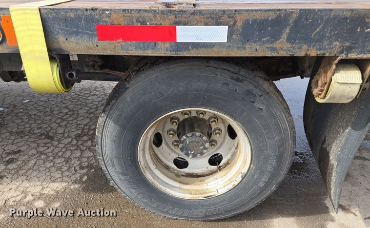 image for item EQ6779 2004 Hino  SQ3325 flatbed truck