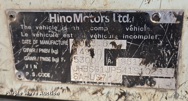 image for item EQ6779 2004 Hino  SQ3325 flatbed truck