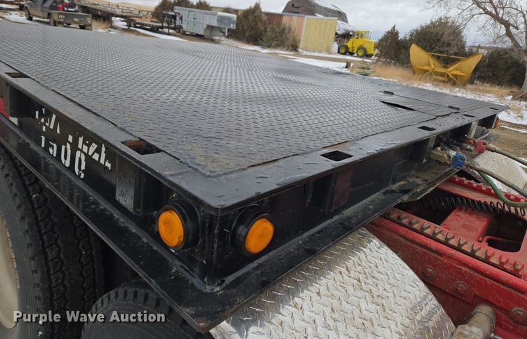 image for item ER5184 1992 Trail-Eze 5549-1329WS double drop deck hydraulic tail equipment trailer