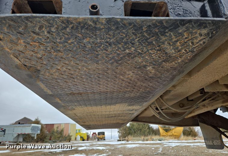 image for item ER5184 1992 Trail-Eze 5549-1329WS double drop deck hydraulic tail equipment trailer