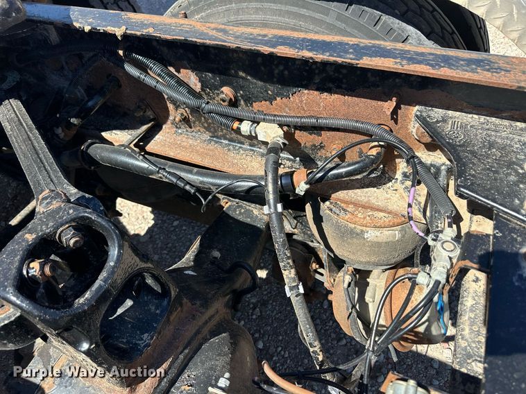 image for item ER8839 2003 Kenworth T600 semi truck