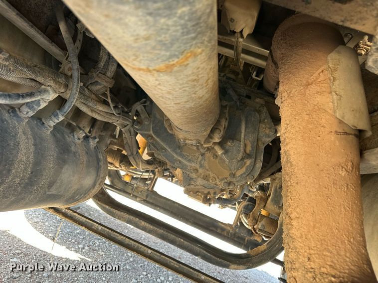 image for item ER8839 2003 Kenworth T600 semi truck