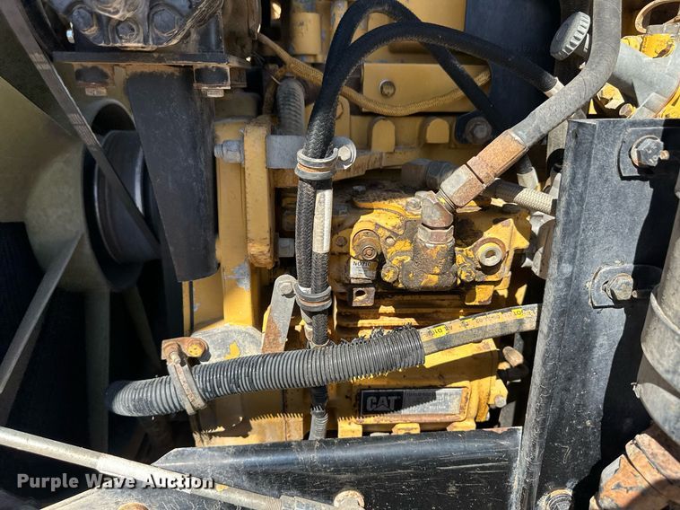 image for item ER8839 2003 Kenworth T600 semi truck