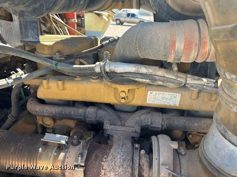 image for item ER8839 2003 Kenworth T600 semi truck