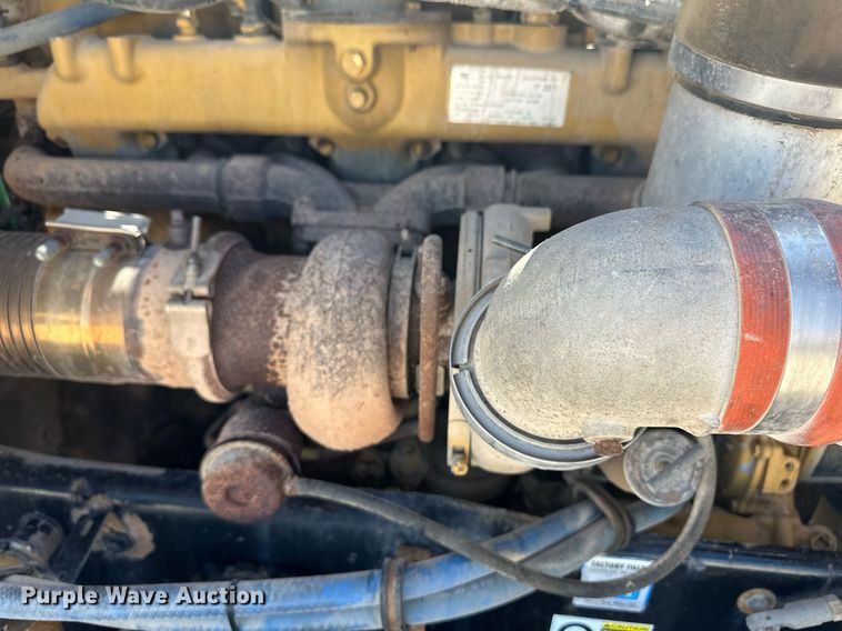 image for item ER8839 2003 Kenworth T600 semi truck