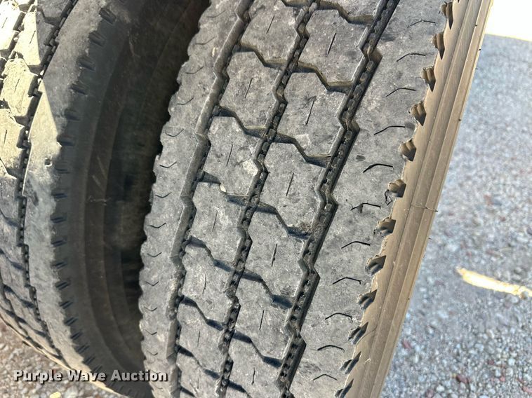 image for item ER8839 2003 Kenworth T600 semi truck