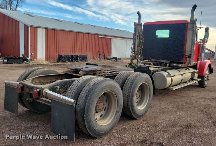 image for item NB9865 2001 Western Star 4964EX semi truck