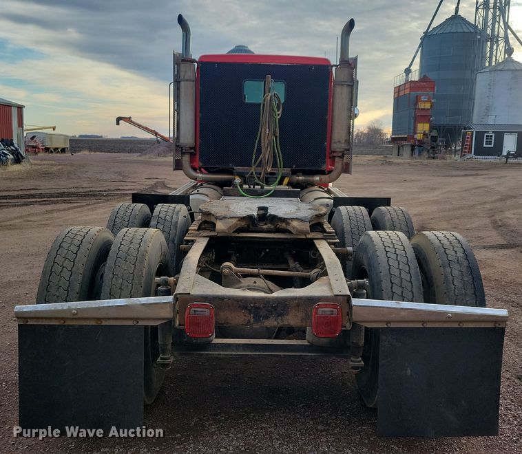 image for item NB9865 2001 Western Star 4964EX semi truck