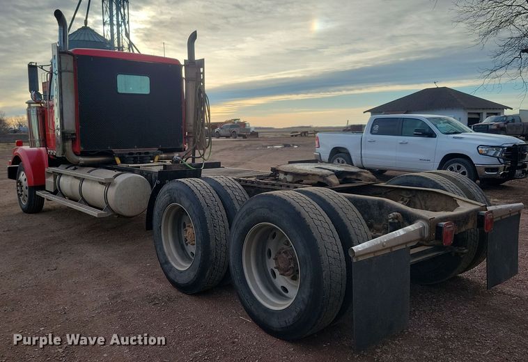 image for item NB9865 2001 Western Star 4964EX semi truck