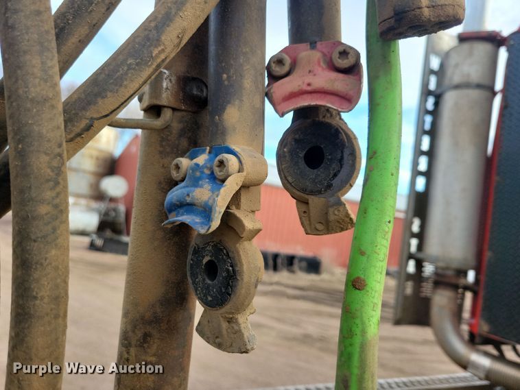 image for item NB9865 2001 Western Star 4964EX semi truck