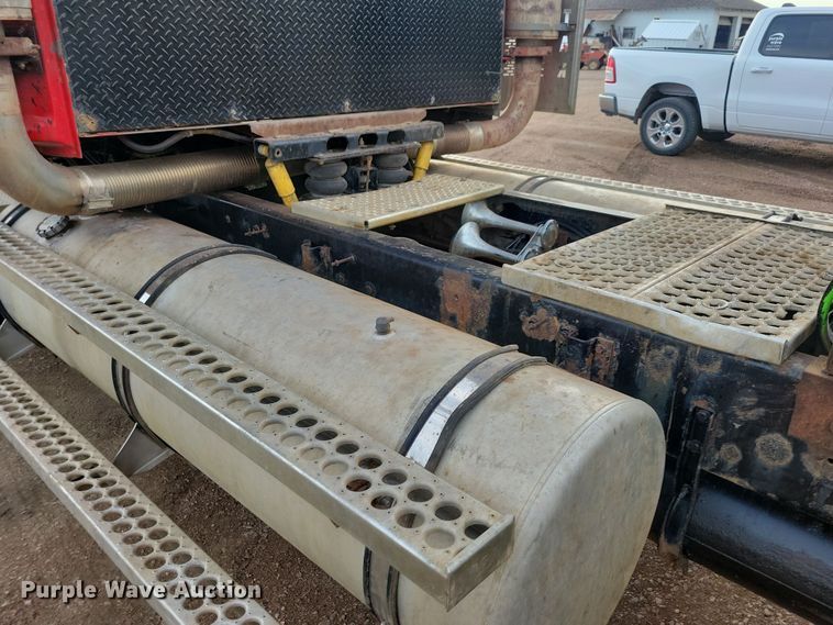 image for item NB9865 2001 Western Star 4964EX semi truck