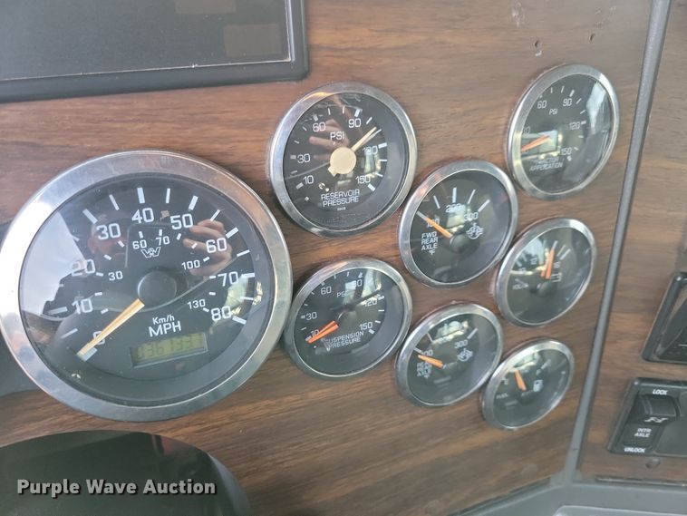 image for item NB9865 2001 Western Star 4964EX semi truck