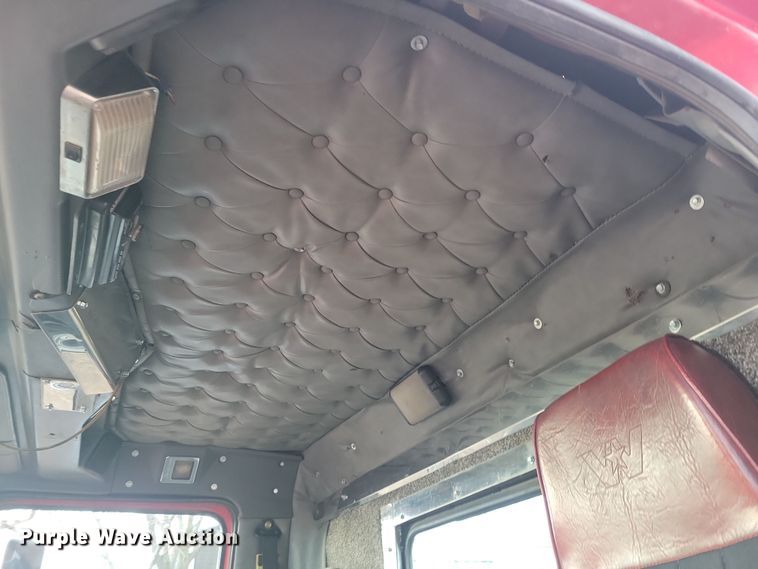 image for item NB9865 2001 Western Star 4964EX semi truck