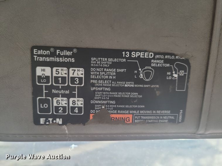 image for item NB9865 2001 Western Star 4964EX semi truck