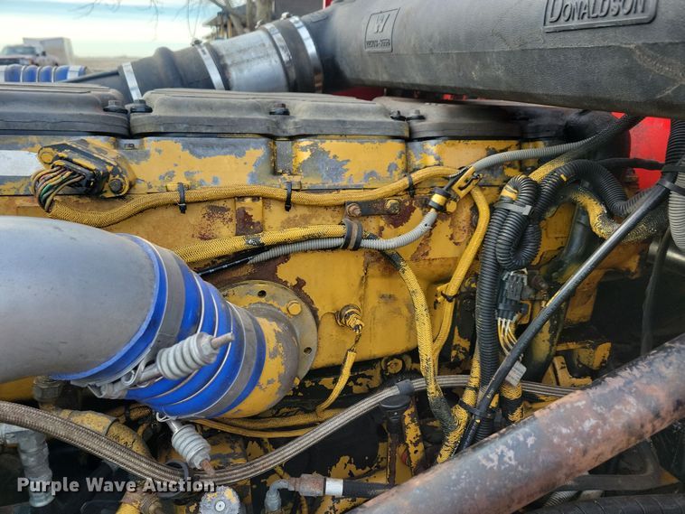 image for item NB9865 2001 Western Star 4964EX semi truck