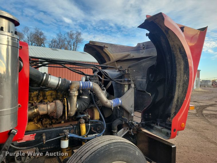 image for item NB9865 2001 Western Star 4964EX semi truck