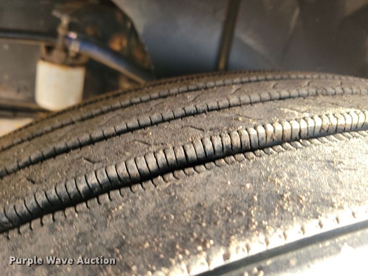 image for item NB9865 2001 Western Star 4964EX semi truck