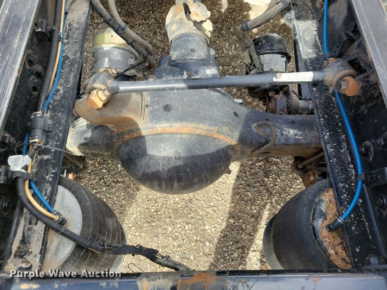 image for item NB9868 2016 Freightliner Cascadia 125 semi truck