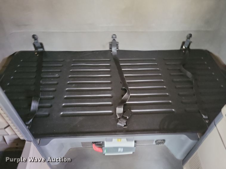 image for item NB9868 2016 Freightliner Cascadia 125 semi truck