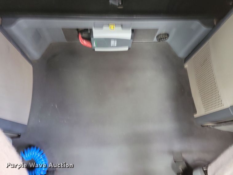 image for item NB9868 2016 Freightliner Cascadia 125 semi truck