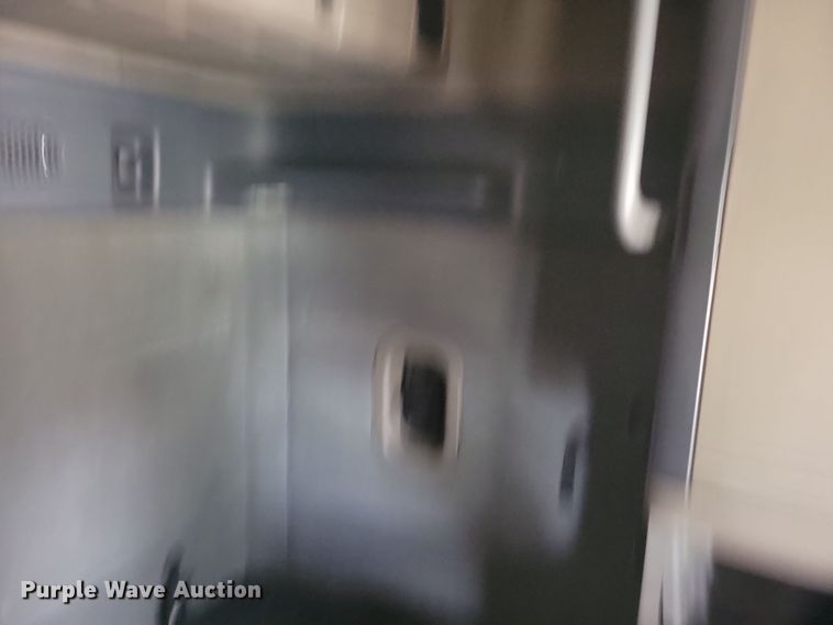 image for item NB9868 2016 Freightliner Cascadia 125 semi truck