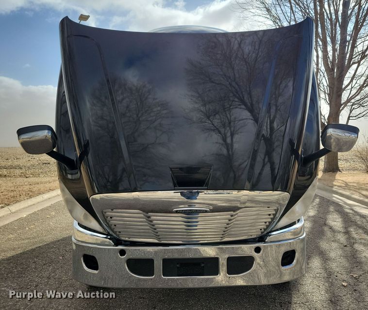 image for item NB9868 2016 Freightliner Cascadia 125 semi truck