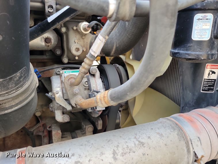 image for item NB9868 2016 Freightliner Cascadia 125 semi truck