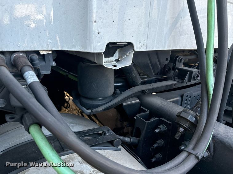 image for item YA0114 2020 Volvo VN semi truck