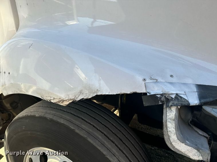 image for item YA0114 2020 Volvo VN semi truck