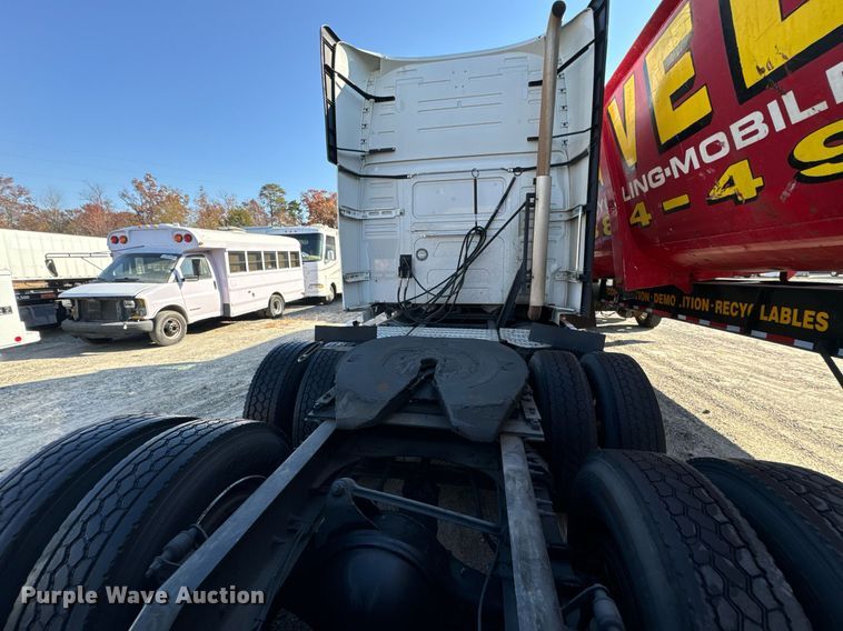 image for item YA0115 2020 Volvo VN semi truck