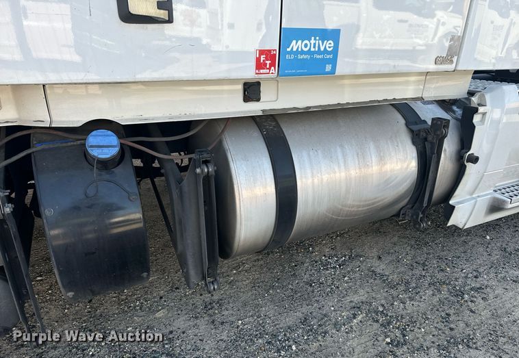 image for item YA0115 2020 Volvo VN semi truck