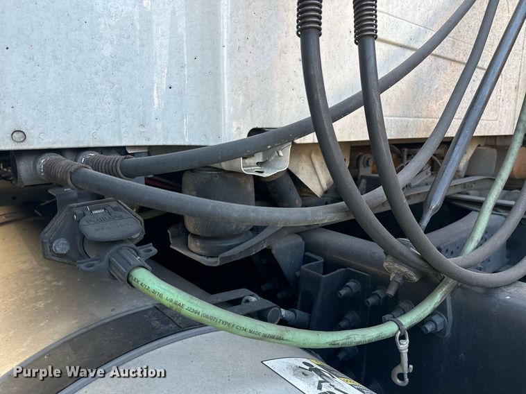 image for item YA0115 2020 Volvo VN semi truck