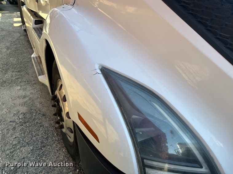 image for item YA0115 2020 Volvo VN semi truck